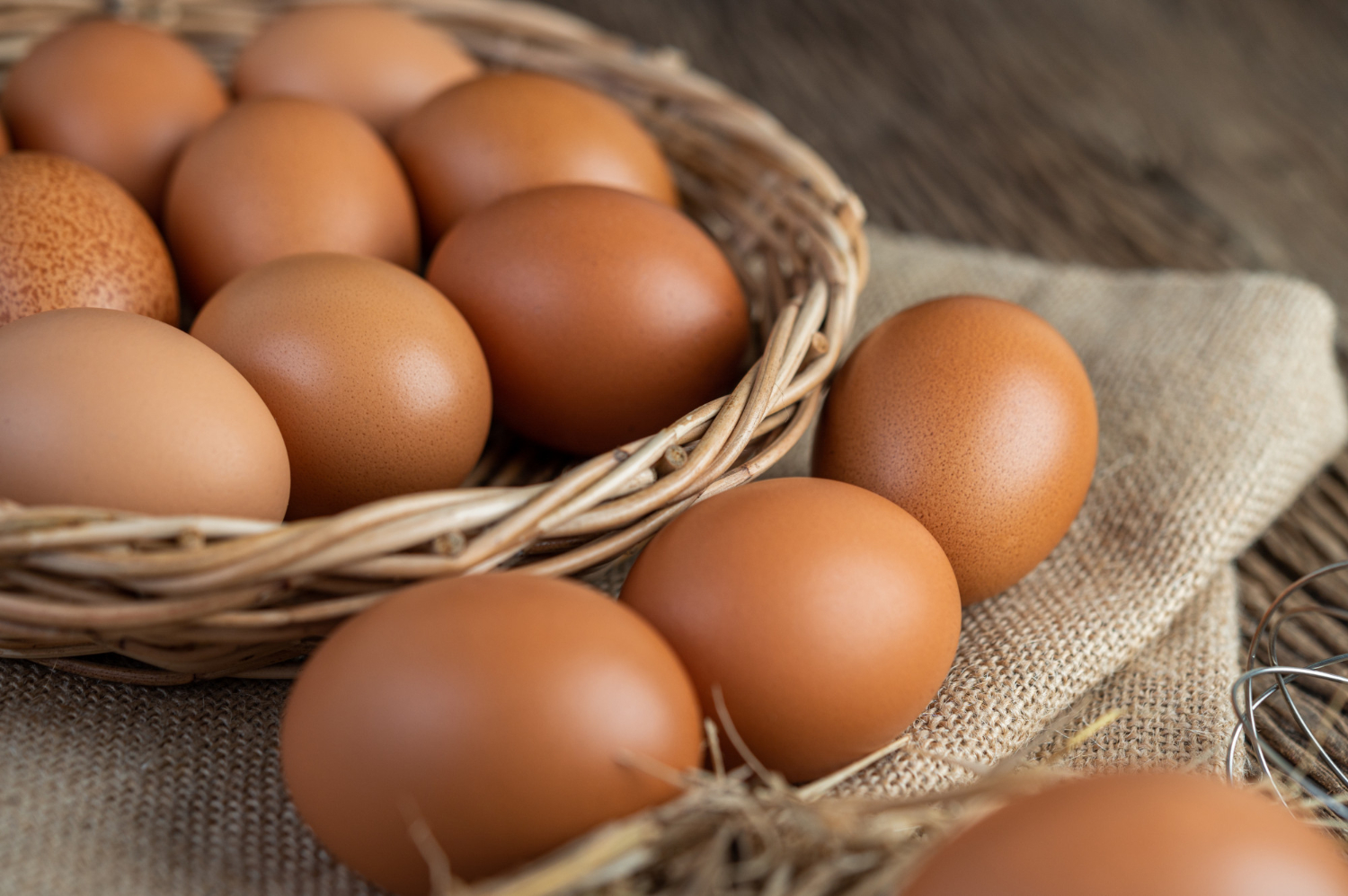 รู้จักกับประโยชน์ของไข่ไก่ กินให้เป็น คอเลสเตอรอลไม่เกินอย่างแน่นอน!